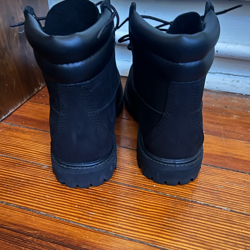 Black Timberland Boots. Women’s size 6.  Never worn new in box - Picture 3 of 8
